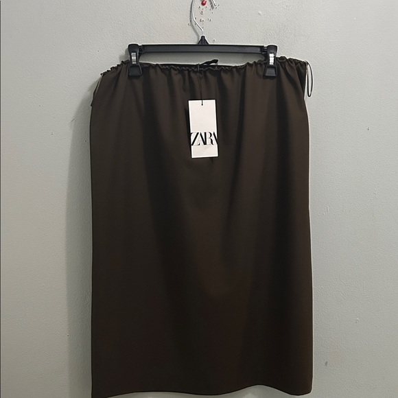 Zara Dresses & Skirts - ZARA Dark Brown Midi Skirt with Elastic Waist